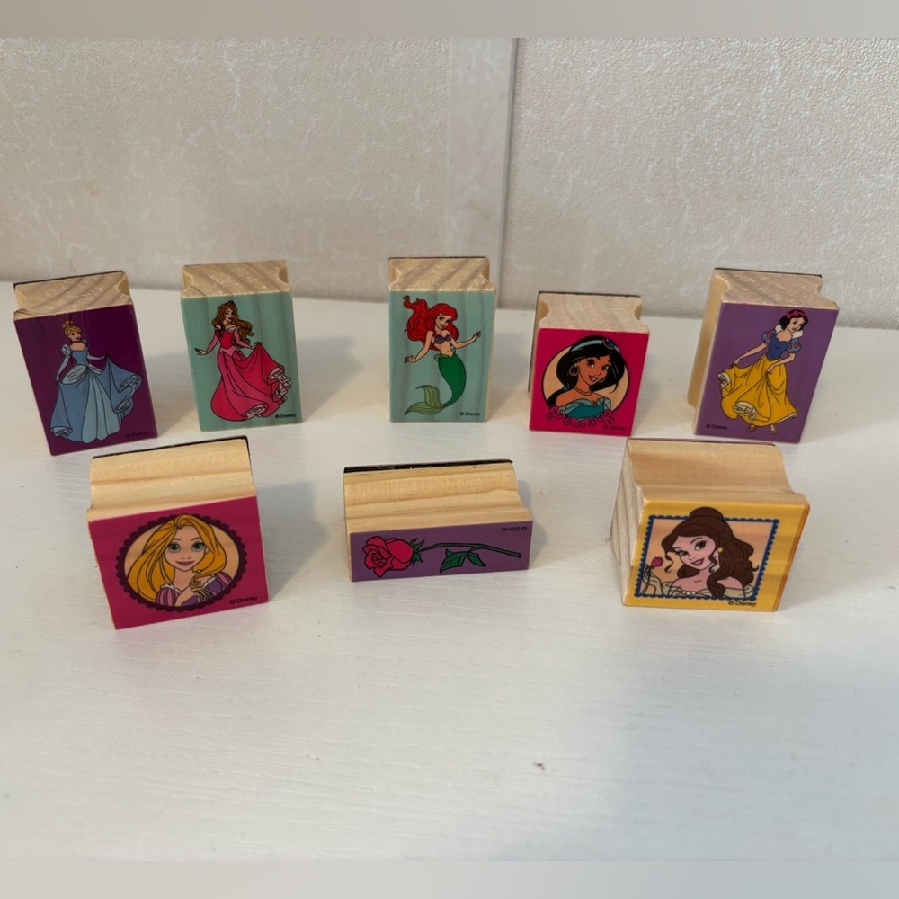 Disney Princess | Wooden Stamp Set - Natural and Pink - Picture 3 of 3